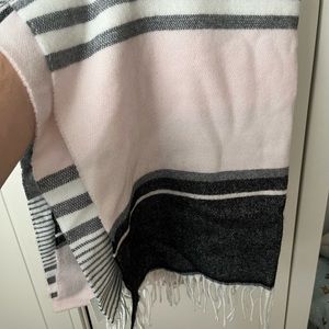 NEW WITH TAG calvin klein scarf